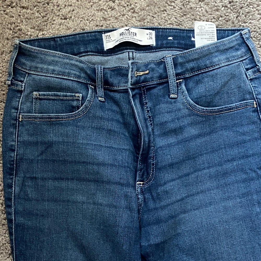 Hollister Women's Dark Wash Skinny Jeans - Picture 2 of 2